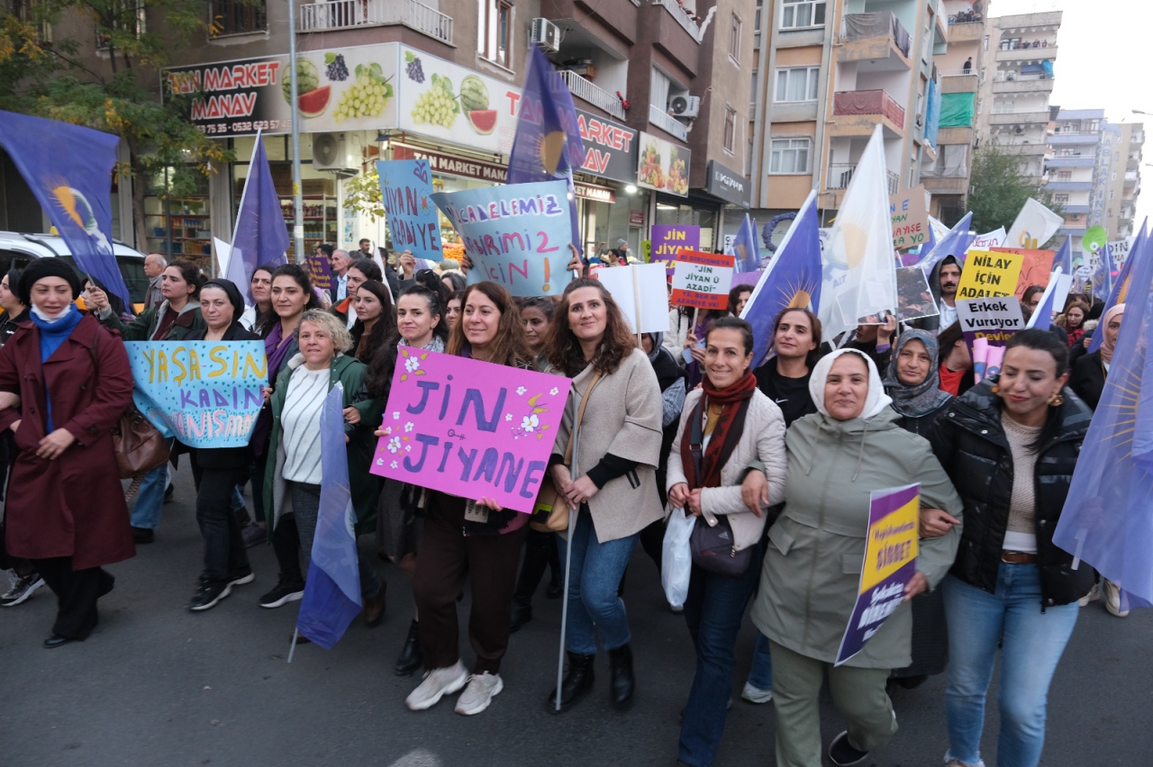 Eşbaşkanımız Akdağ 25 Kasım final yürüyüşüne katıldı