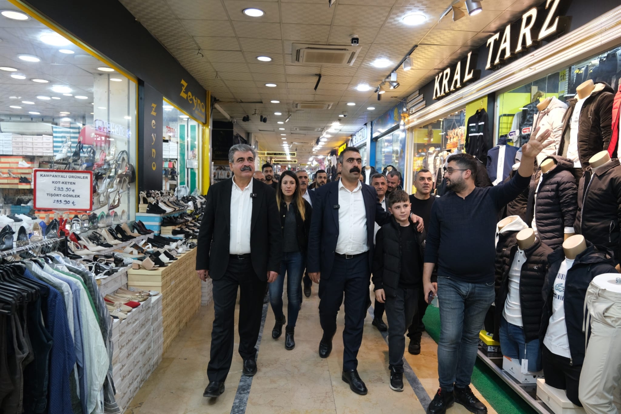 Eşbaşkanımız Ergün Ofis Yeraltı Çarşısı’ndaki esnafları ziyaret etti