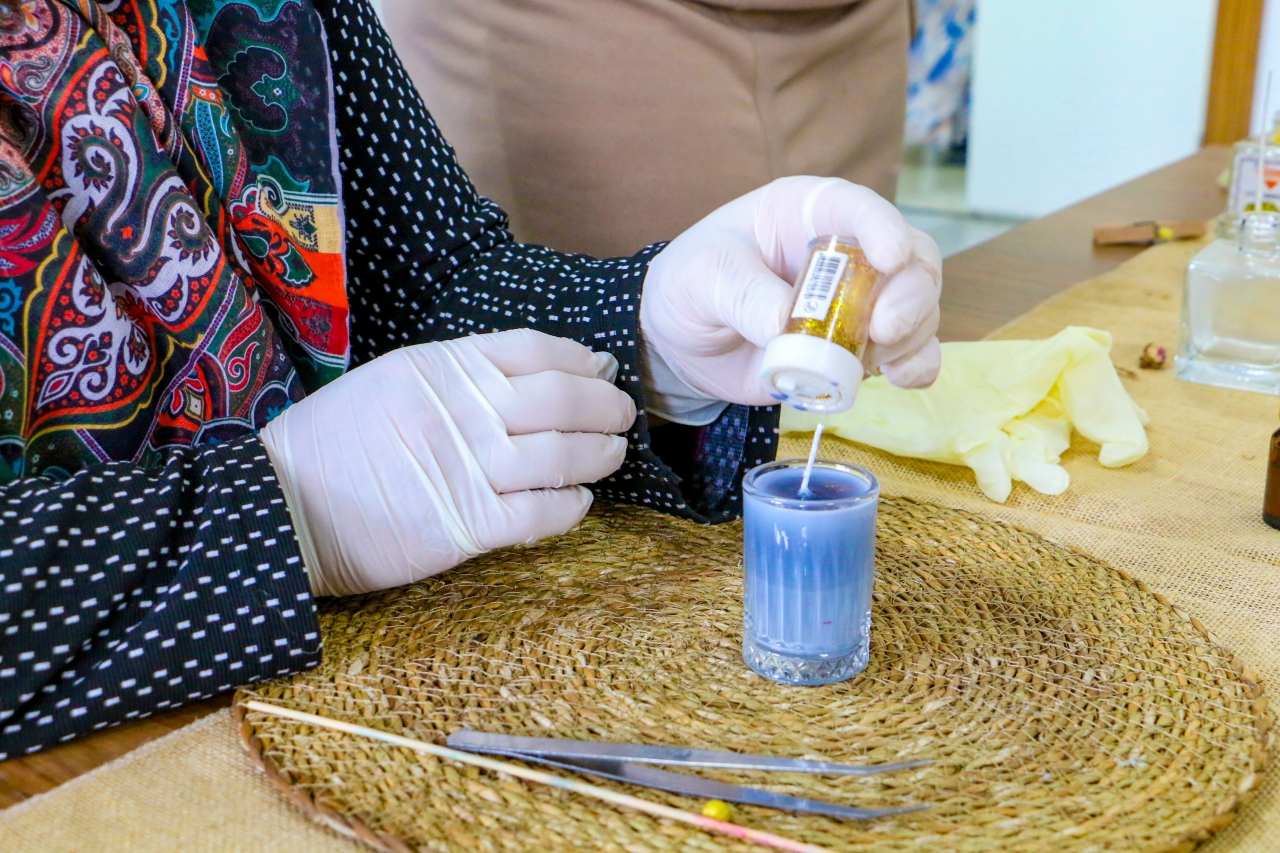  Kadın Emeği Mum Atölyesinde Buluştu