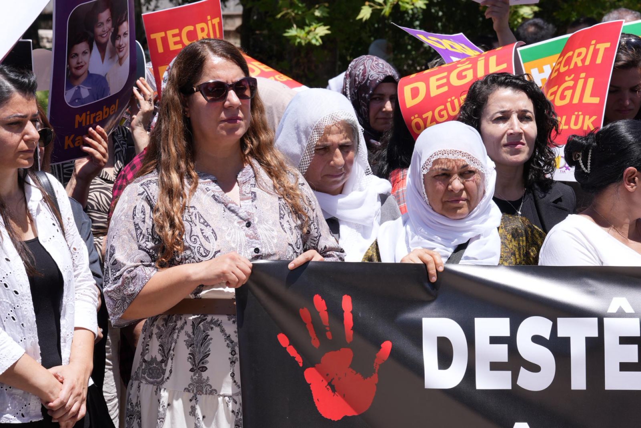 Şüpheli Kadın ve Çocuk Ölümlerine Karşı Lice'de Yürüyüş