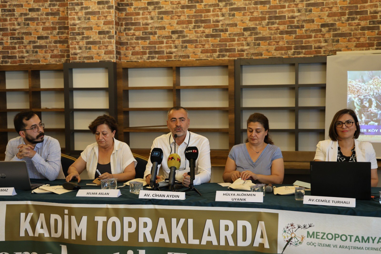 Eş Başkanlar “Kadim Topraklarda Demokratik Yaşamı İnşa Etmeye Dönüyoruz” Paneline Katıldı
