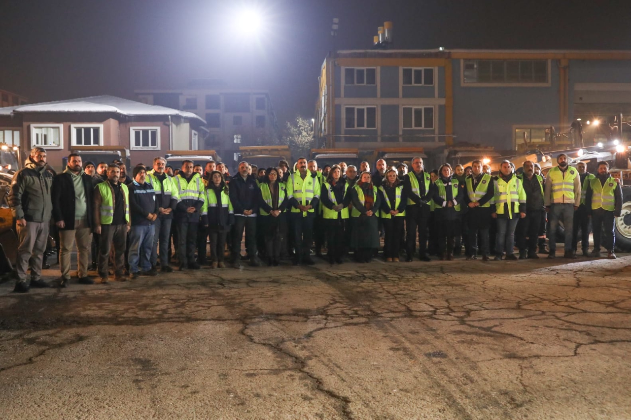 Belediyemiz Karla Mücadelede 190 Çalışan ve 35 Araçla Sahada Olacak