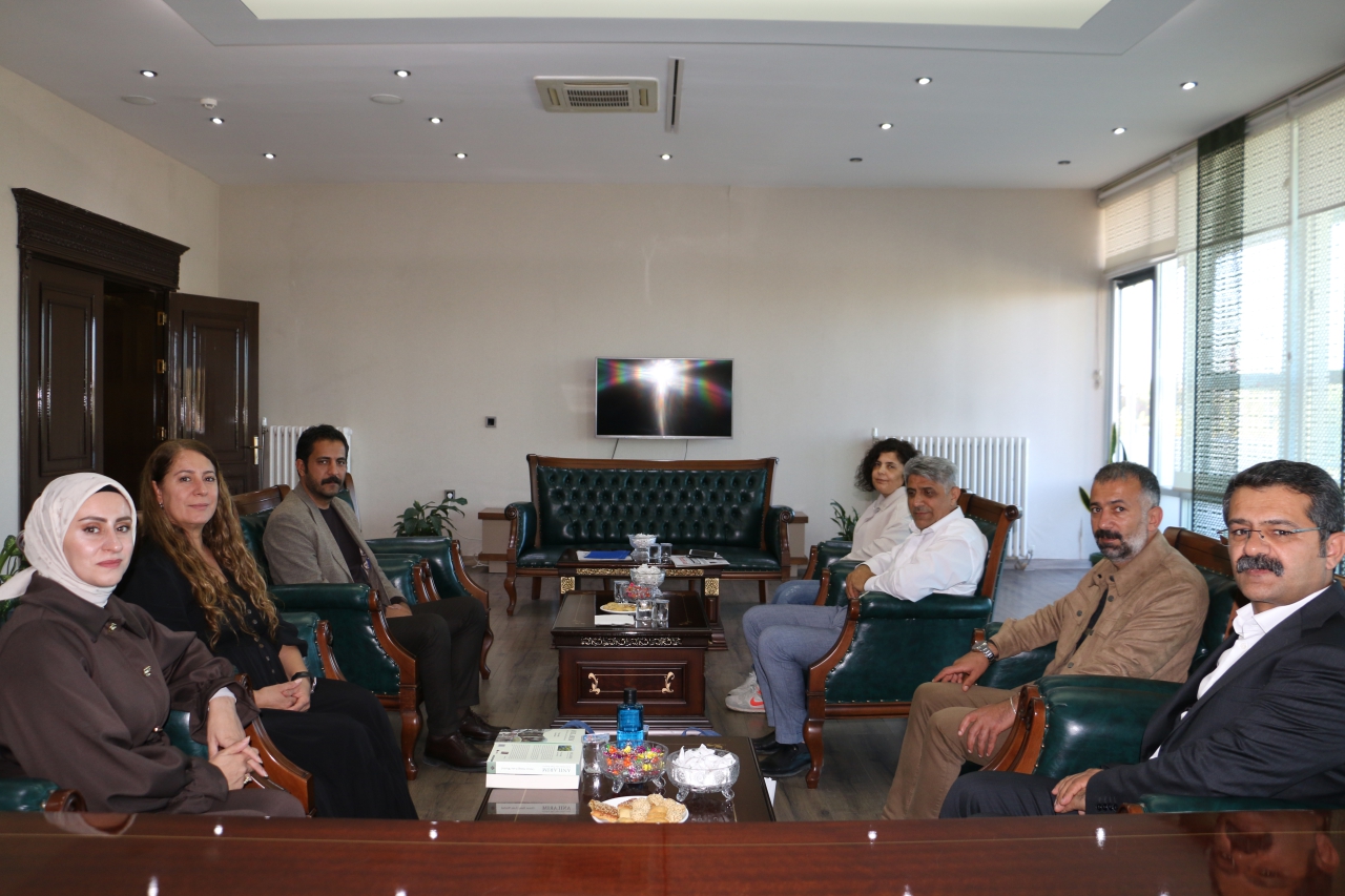 Van Edremit Eş Başkanları'ndan Yenişehir Belediyesi'ne Ziyaret