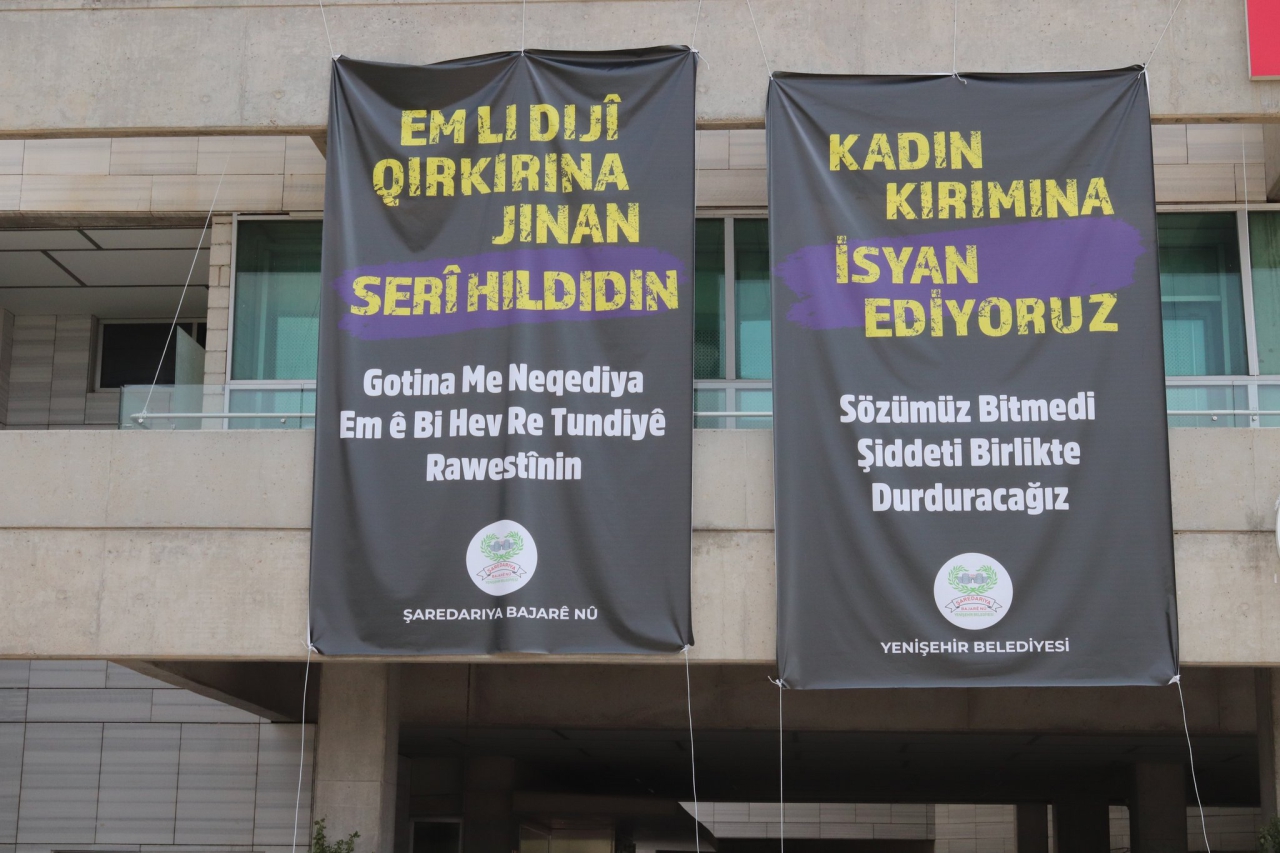 Li  Hemberî Qirkirina Jinan Berteka Bi Pankart