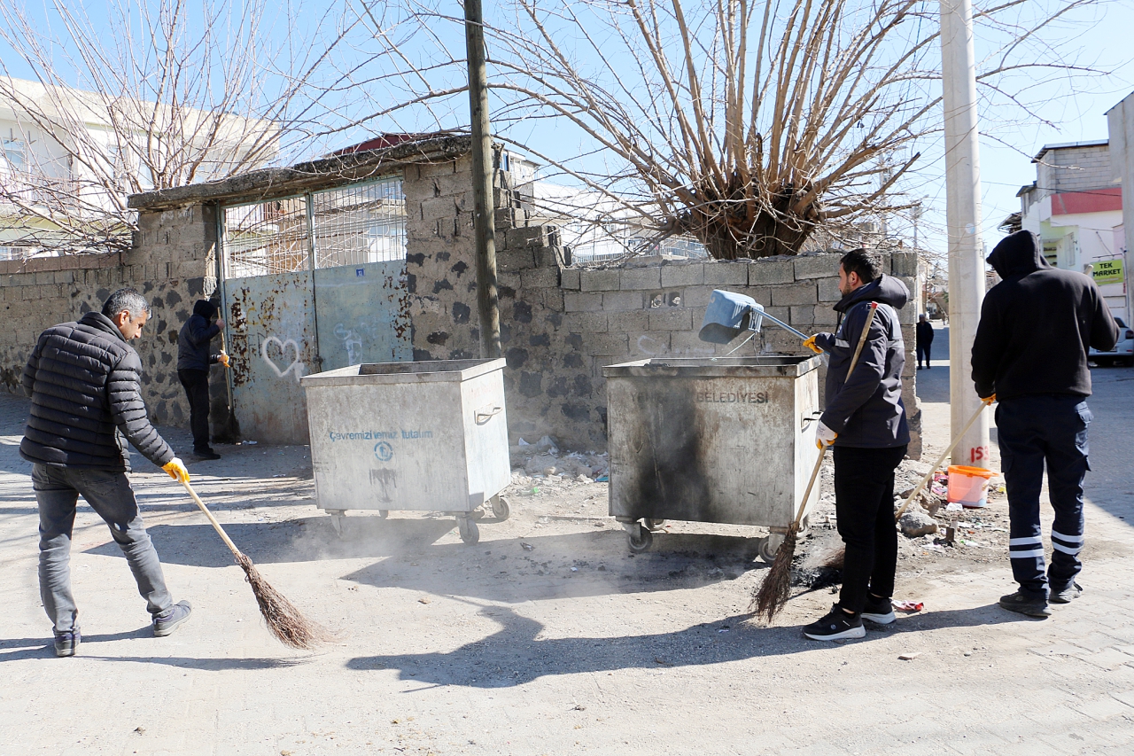Yenişehir Genelinde Temizlik Çalışmalarımız Devam Ediyor