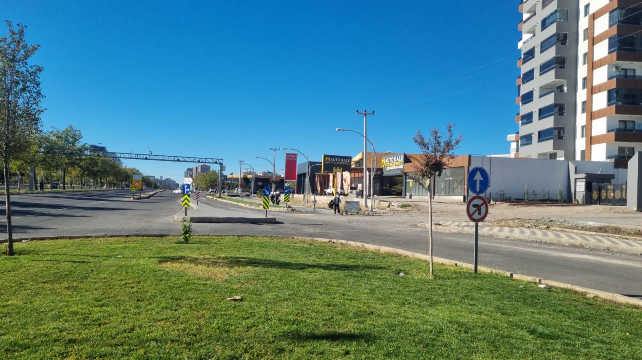 Adli Tıp Kurumu ve Mahabad Bulvarı Çevresinde Temizlik Çalışması