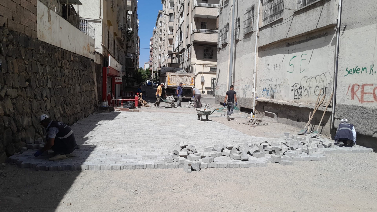 KİLİTLİ PARKE TAŞI SERİM ÇALIŞMASI