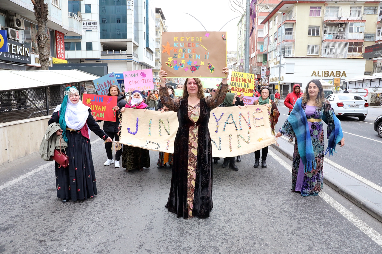 Eşbaşkanımız ve Kadın Meclisi Üyelerimiz 8 Mart Mitingine Katıldı
