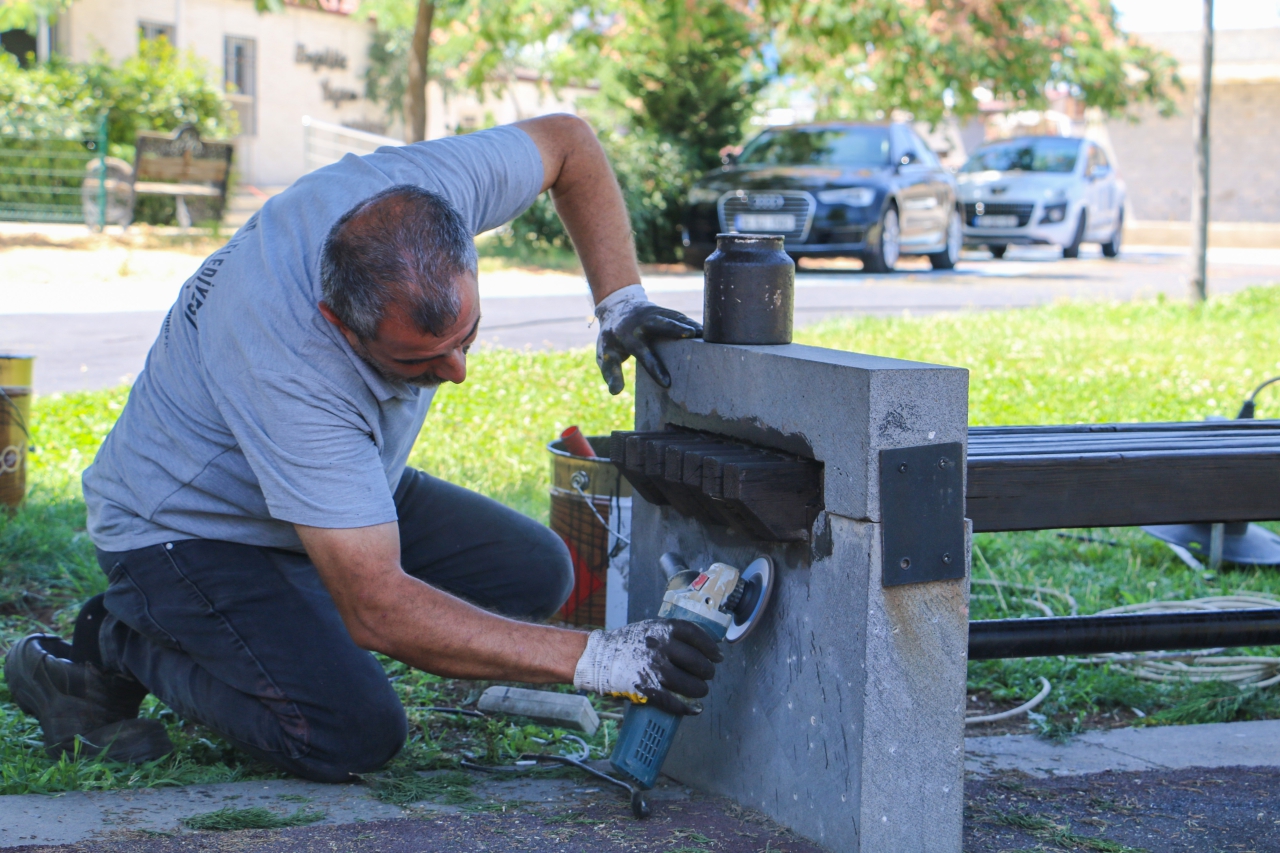Yenişehir Belediyesi’nden Parklarda Kapsamlı Bakım Çalışması