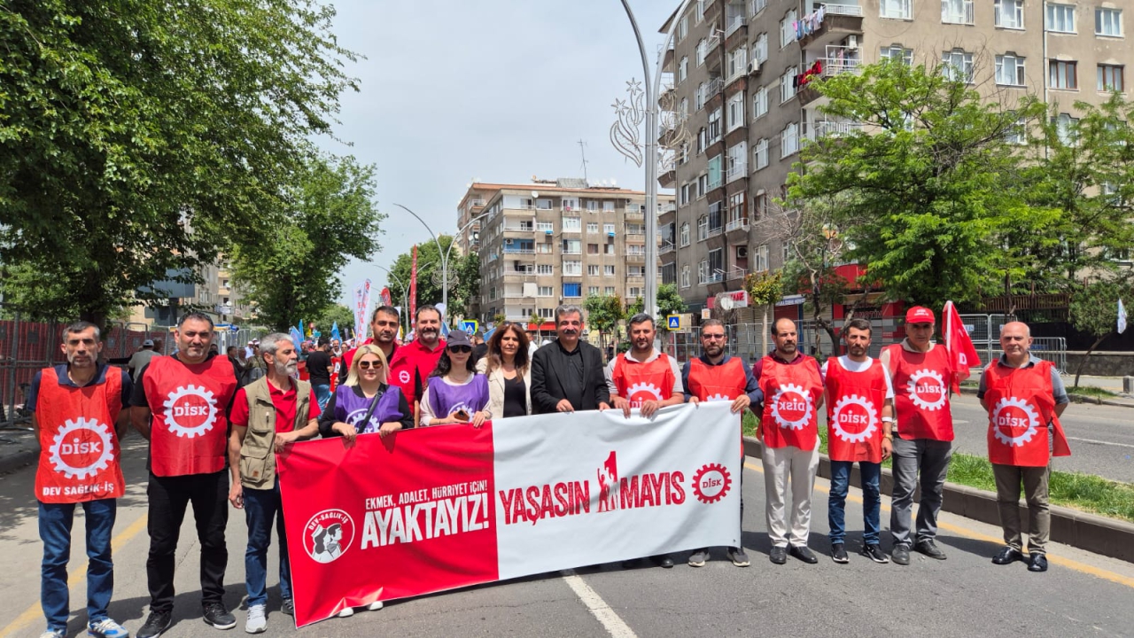 Eş Başkan Akdağ ve Ergün 1 Mayıs Mitingine Katıldı