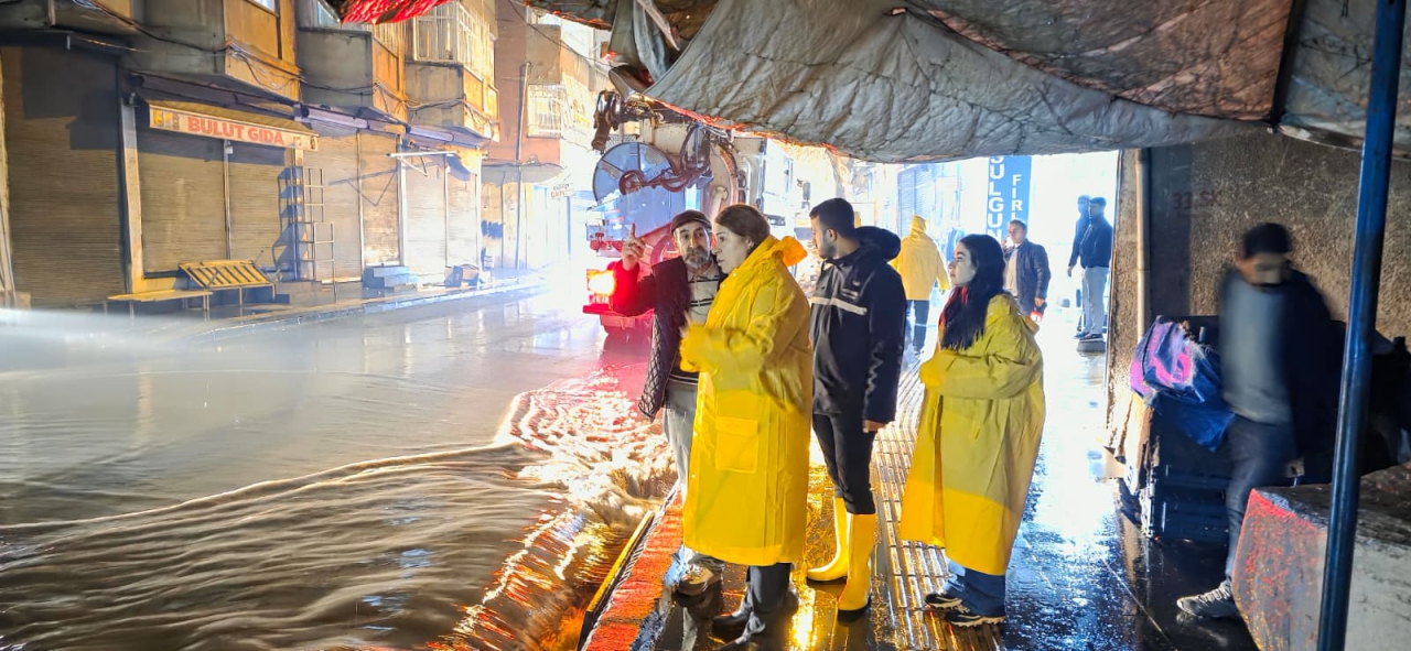  Eşbaşkanımız Akdağ ve Meclis Üyelerimiz Yağıştan Etkilenen Mahallere Ziyaret