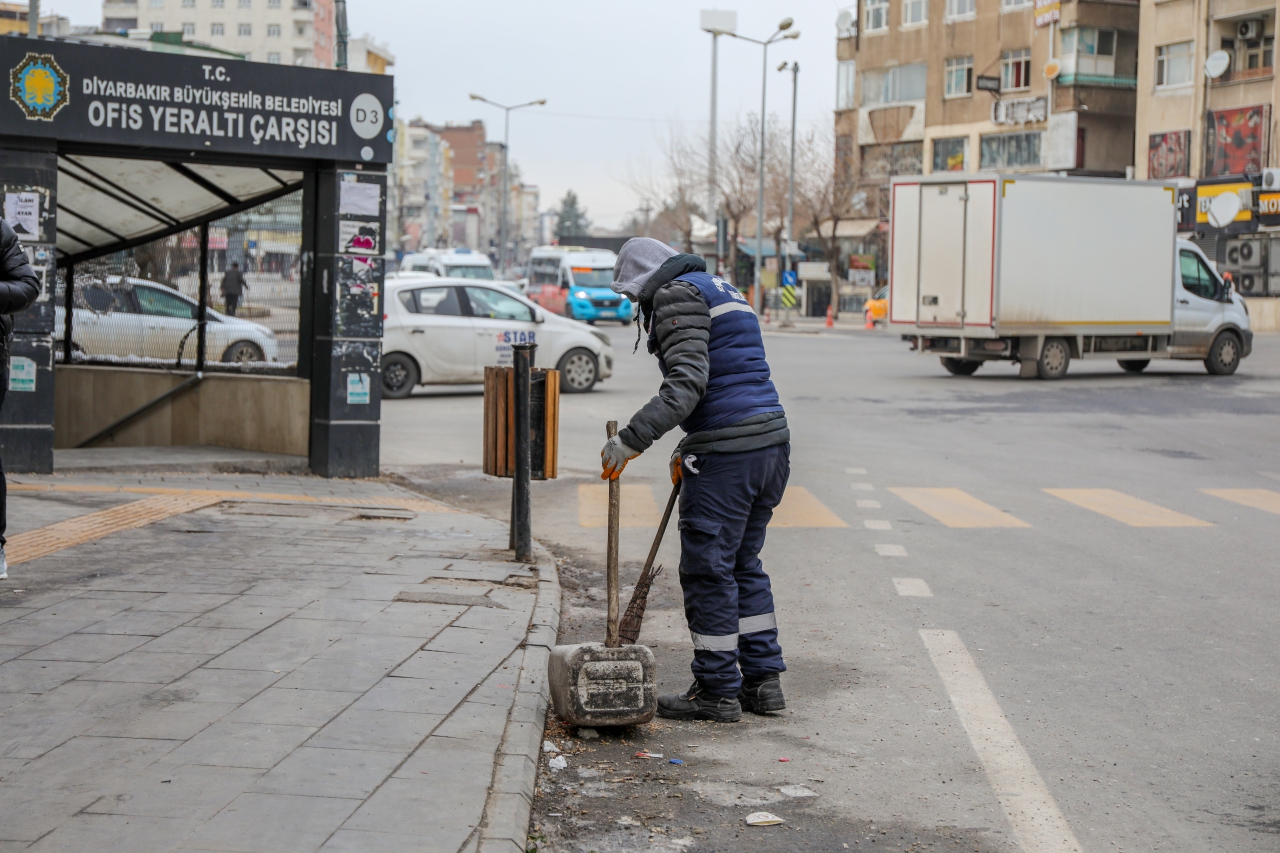  İlçemizin Dört Bir Yanında Temizlik Çalışmalarımız Devam Ediyor