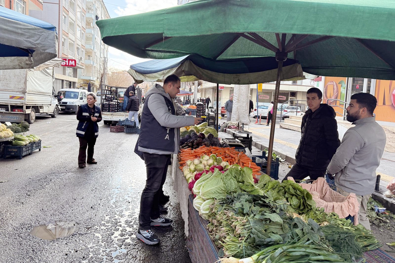 Kooperatif Mahallesi Pazartesi Pazarı’nda Zabıta Denetimi