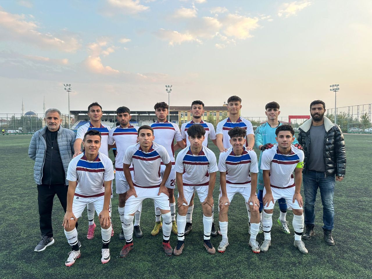 Yenişehir Belediyespor, U18 Ligi'nde  Play-off'u garantiledi!