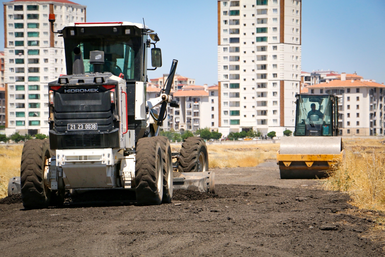 Dolunay Küme Evleri (Ximilî) Mevkii’nde Yol İyileştirme Çalışmaları Sürüyor
