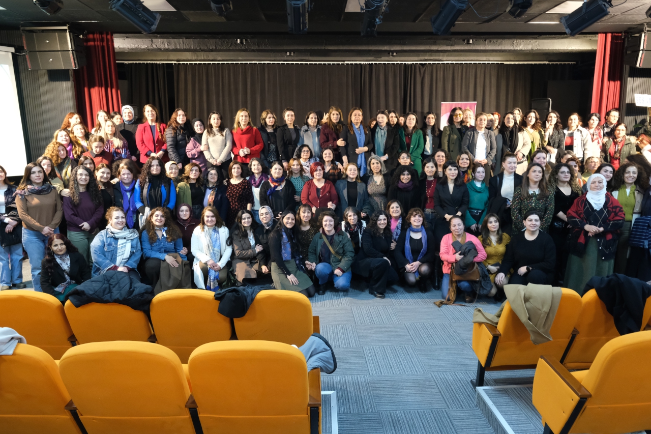 Eşbaşkanımız Akdağ ve Meclis Üyelerimiz Rosa Kadın Derneği Kongresine Katıldı