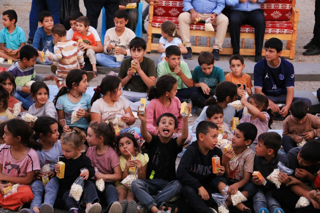 Eynetîyê Köyünde Çocukların Spor ve Sinema Coşkusu