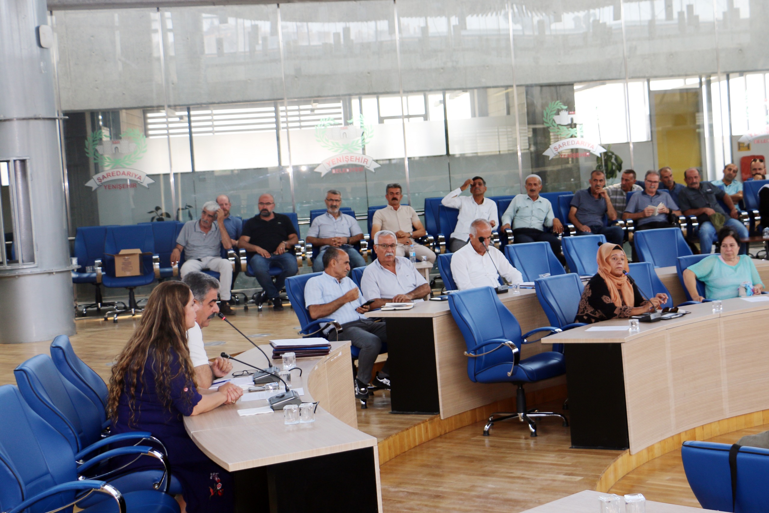Yenişehir Belediyesi meclis toplantılarını halka açık düzenledi.