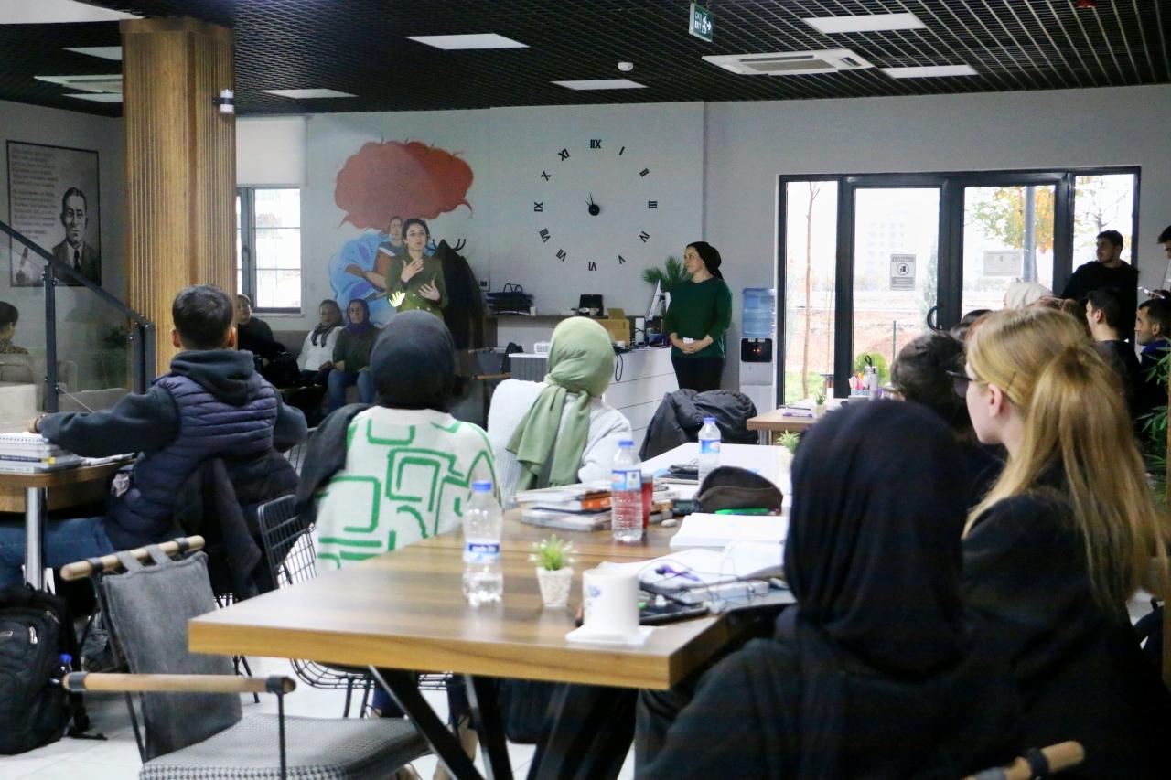Öğrencilere Yönelik ''Dijital Şİddetin Türleri ve Korunma Yolları'' Semineri