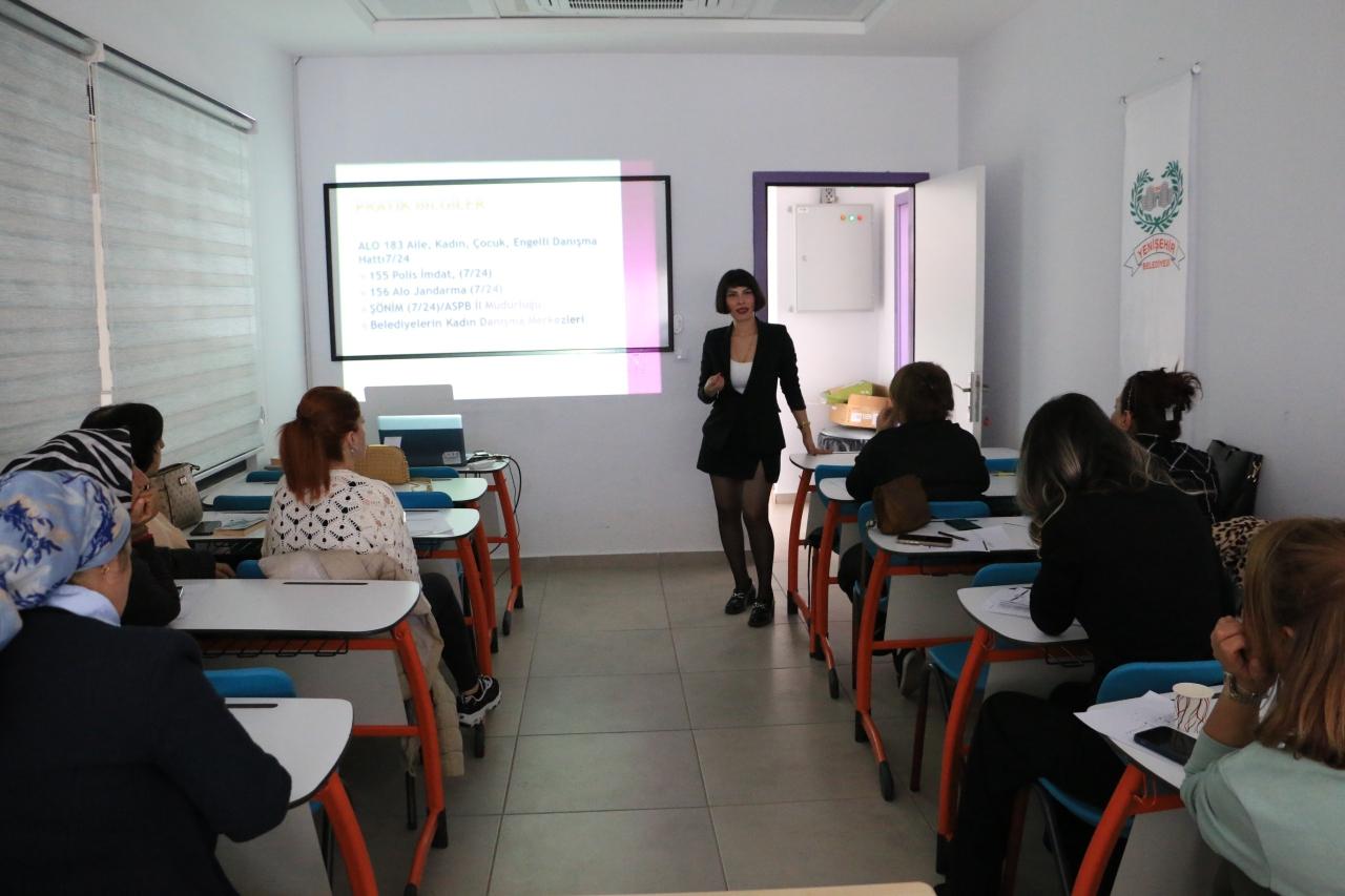 BINEVŞ'TE KADINLARA SEMİNER