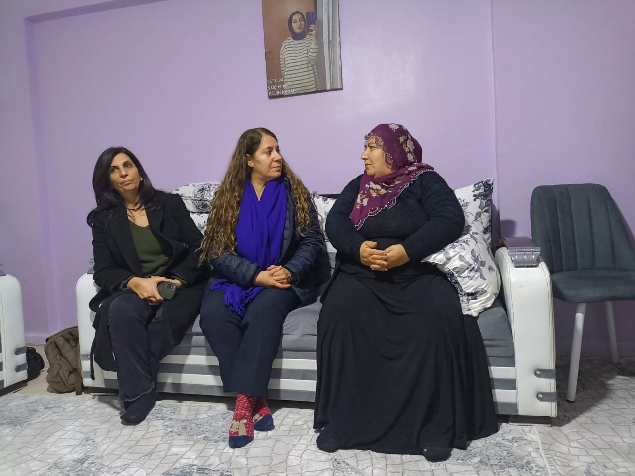 Rojin Kabaiş'in Ailesine Dayanışma Ziyareti