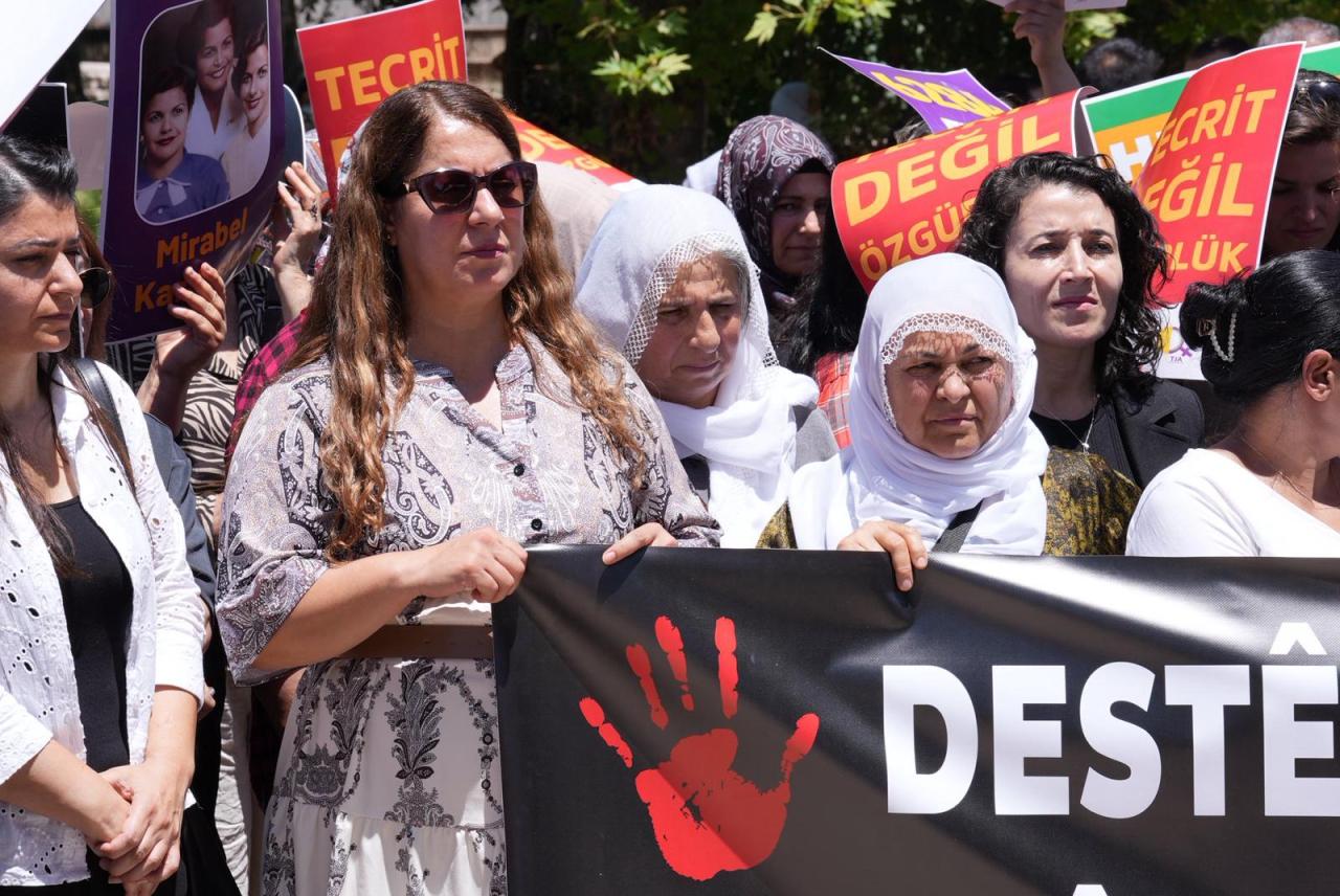 Şüpheli Kadın ve Çocuk Ölümlerine Karşı Lice'de Yürüyüş
