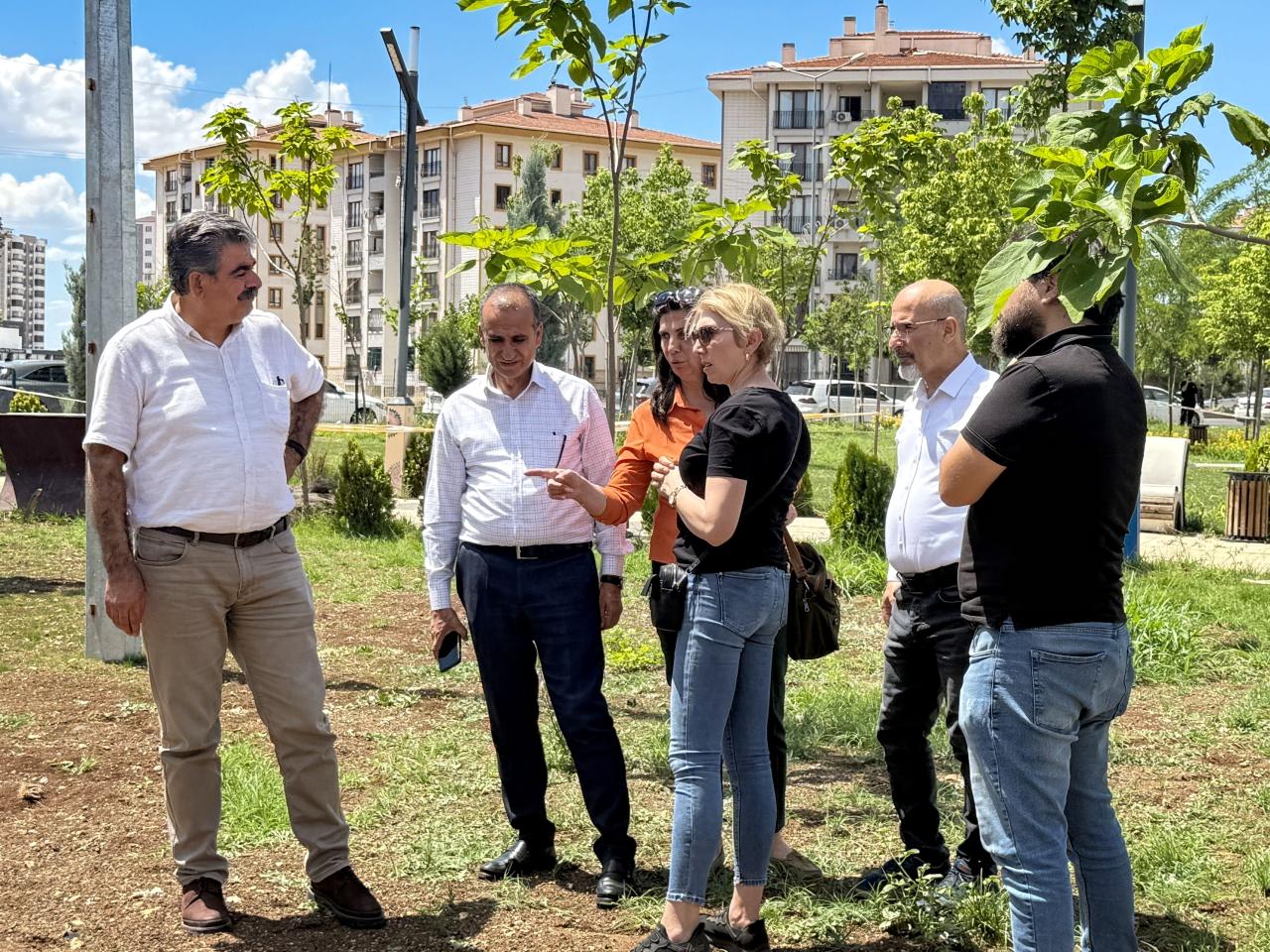 Eş Başkan Mehmet Ergün Edebiyat Parkı’ndaki Çalışmaları Yerinde İnceledi
