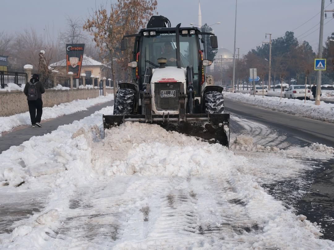 Mahalle Yollarımızı Caddelerimizi ve Sokaklarımızı Bir Bir Temizliyoruz