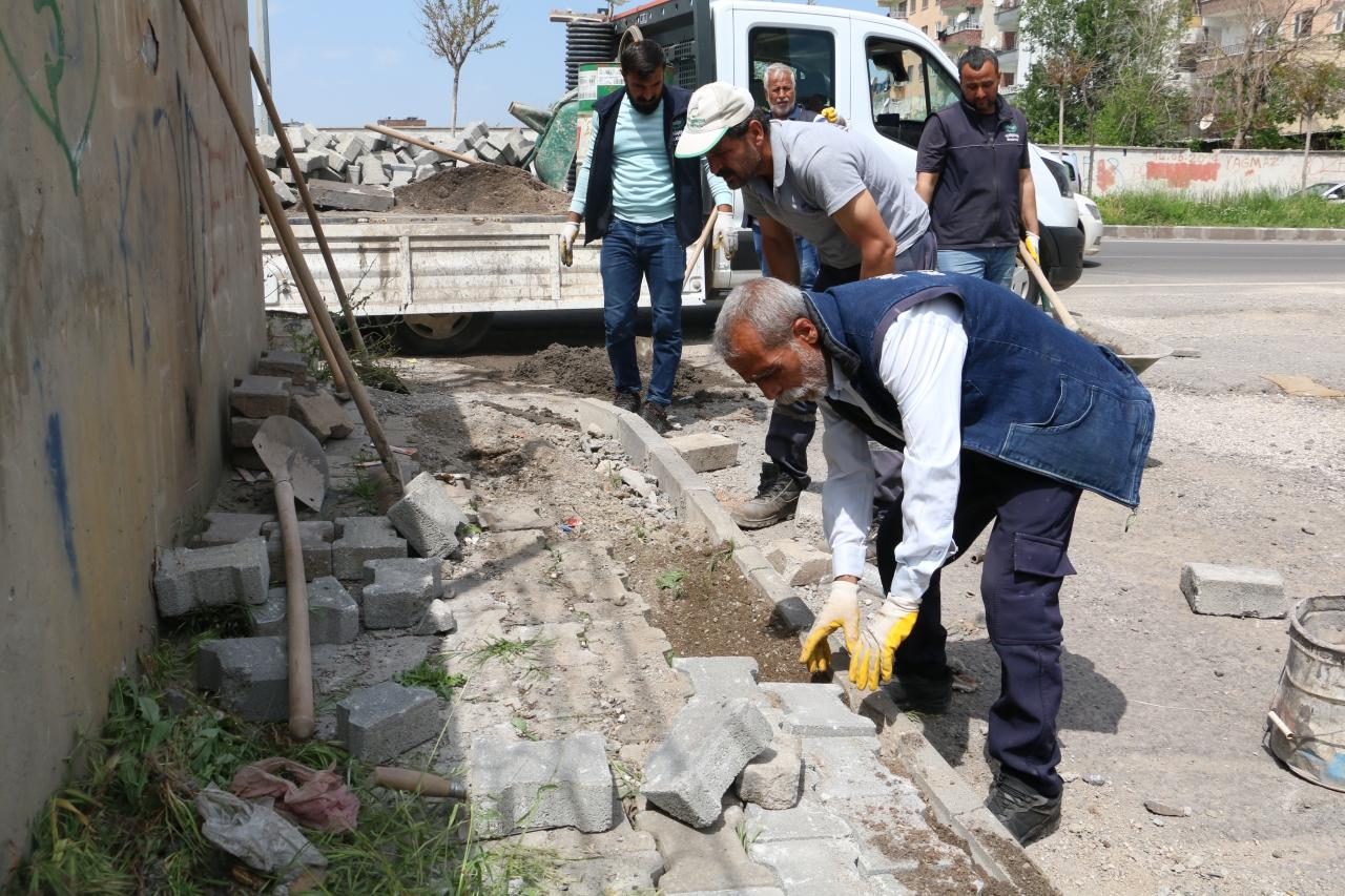 Şehitlik’te Yaya Yollarında Bakım ve Yenileme Çalışması