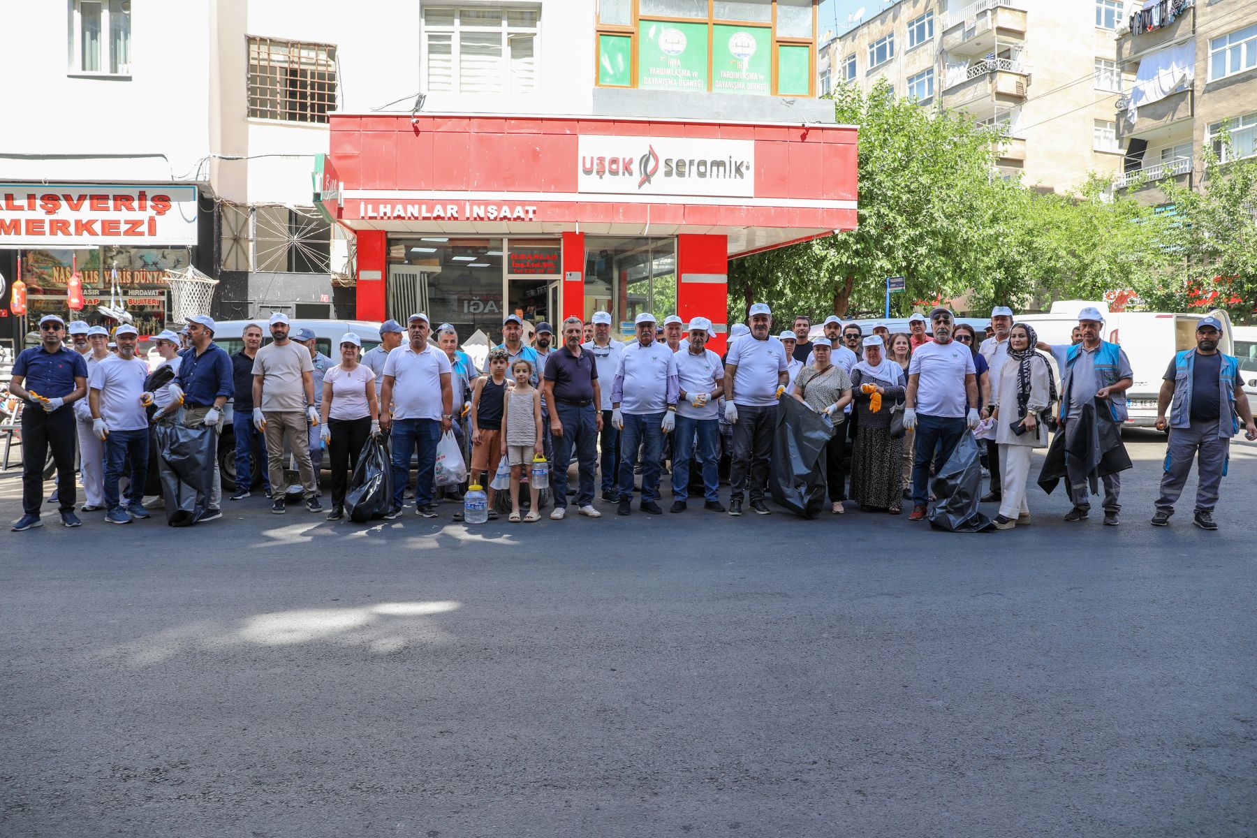 Daha Temiz Bir Yenişehir İçin Şehitlik'te Temizlik ve Farkındalık Çalışması