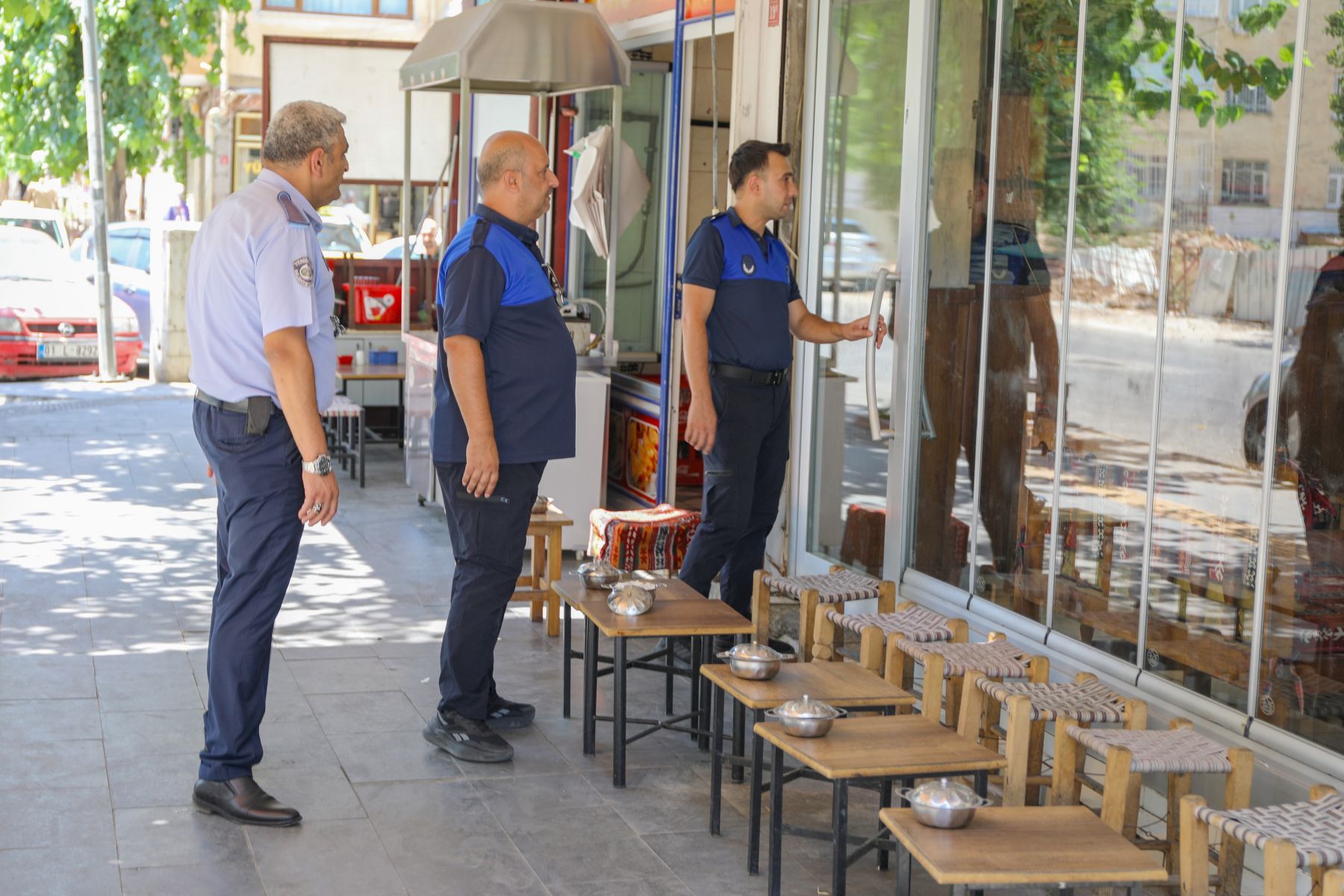 Ofis Semti'nde Kaldırım İşgali Denetimi