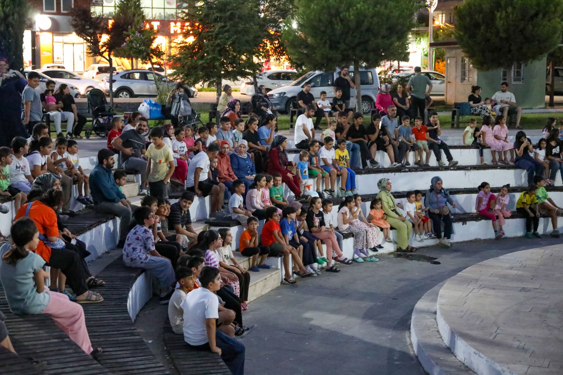 Kültür, Spor ve Sinema Şenlikleri Belediye Parkı'nda Devam Etti