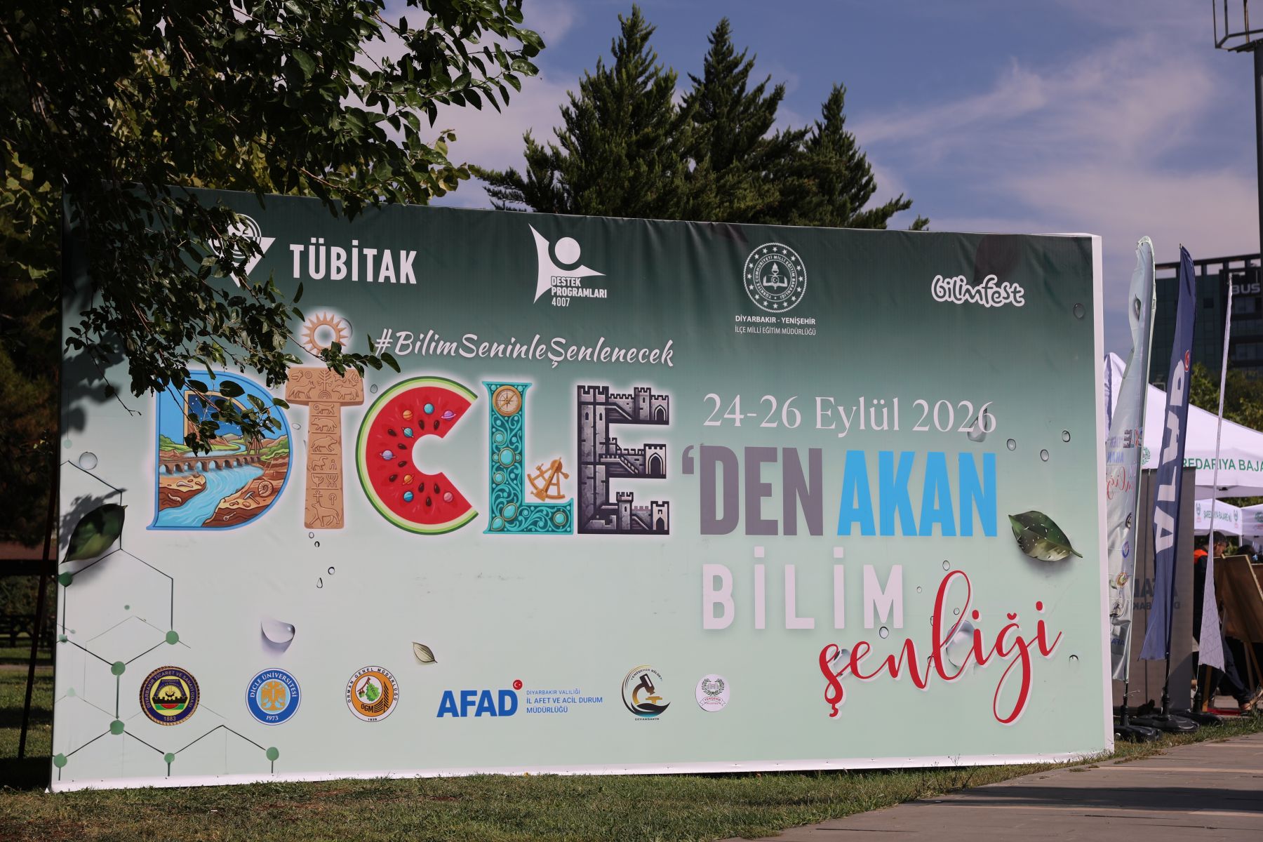 Dicle’den Akan Bilim Şenliği’ Yenişehir’de Başladı